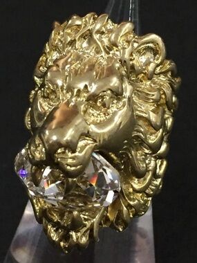 GUCCI Gold Toned Lion Head w/ Clear Crystal Stone Ring Sz 47, Authentic